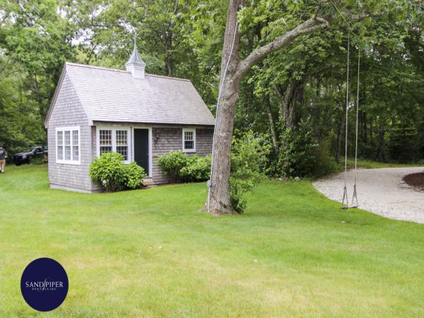 Cape Cod Home 995283