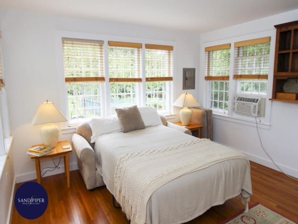 Cape Cod Home 995283