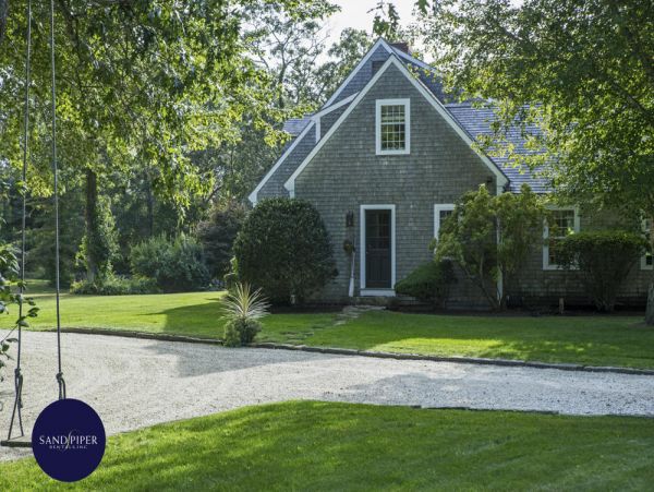 Cape Cod Home 995283