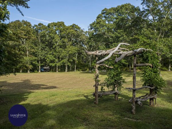 Cape Cod Home 995283
