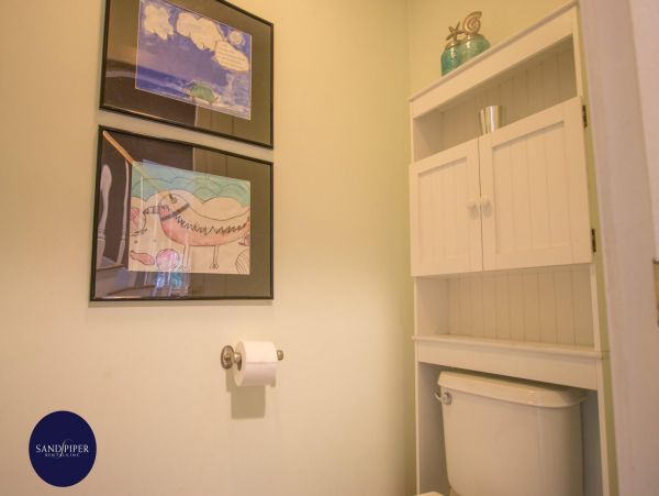 Cape Cod Home 995284