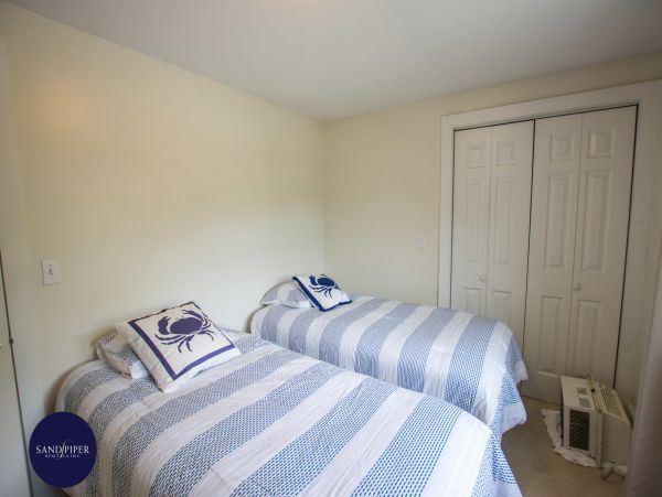 Cape Cod Home 995284