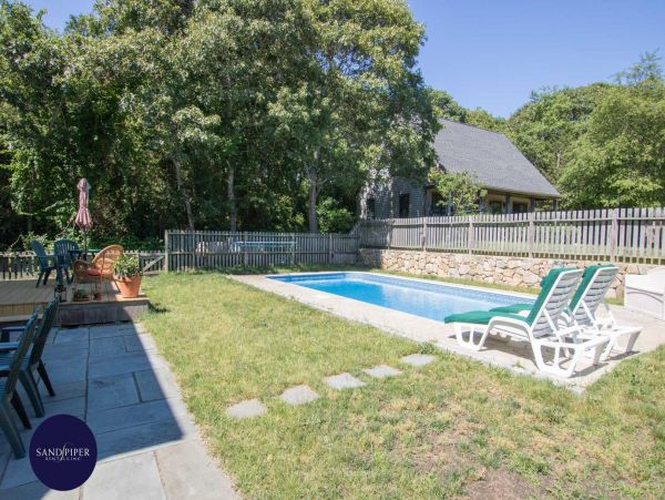 Cape Cod Home 995284