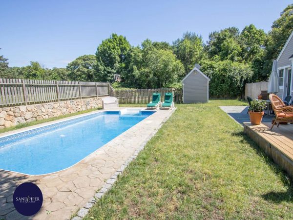 Cape Cod Home 995284