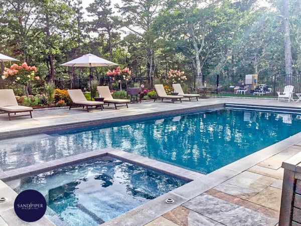 Cape Cod Home 995285