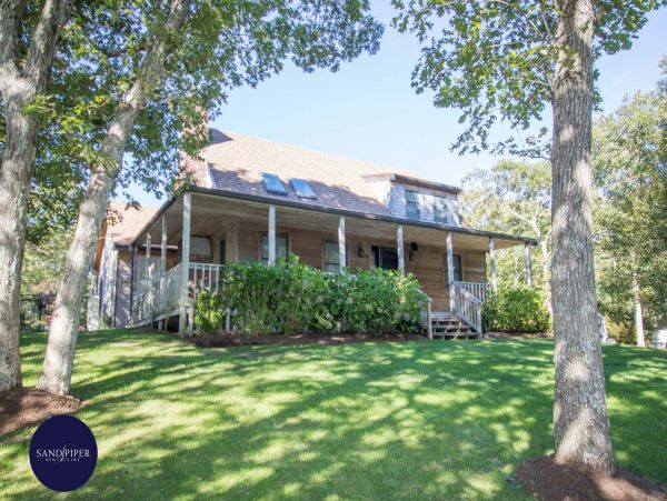 Cape Cod Home 995285