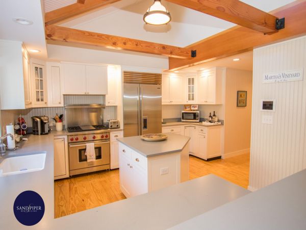 Cape Cod Home 995285
