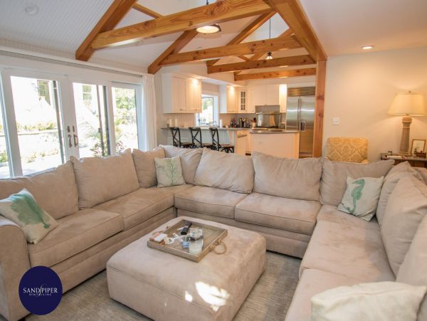 Cape Cod Home 995285