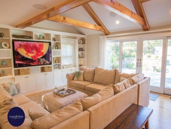 Cape Cod Home 995285