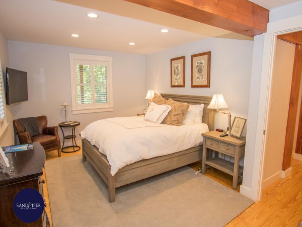 Cape Cod Home 995285