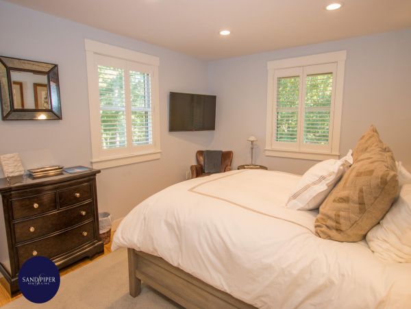 Cape Cod Home 995285