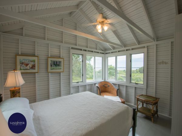 Cape Cod Home 995286