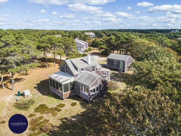 Cape Cod Home 995286