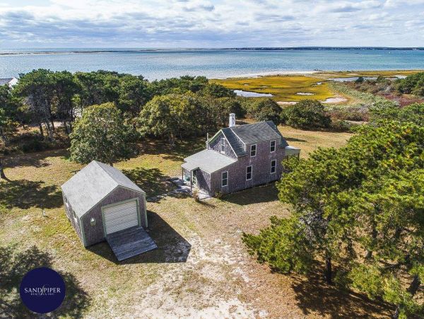 Cape Cod Home 995286