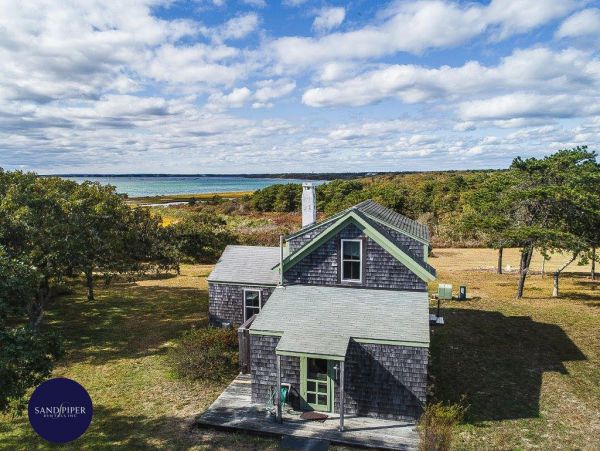 Cape Cod Home 995286