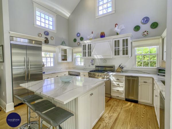 Cape Cod Home 995287