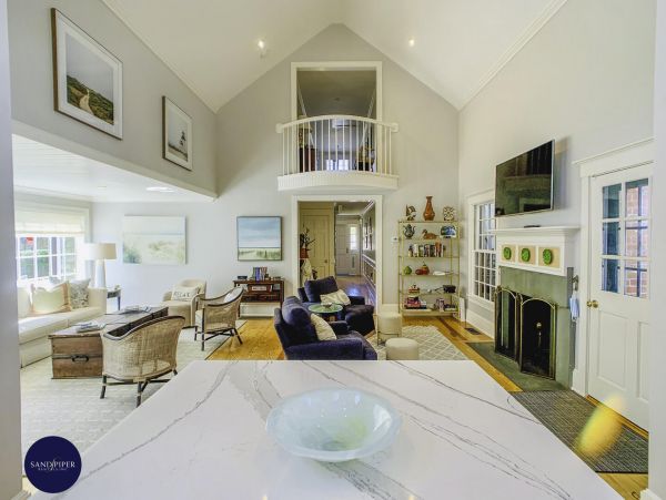Cape Cod Home 995287