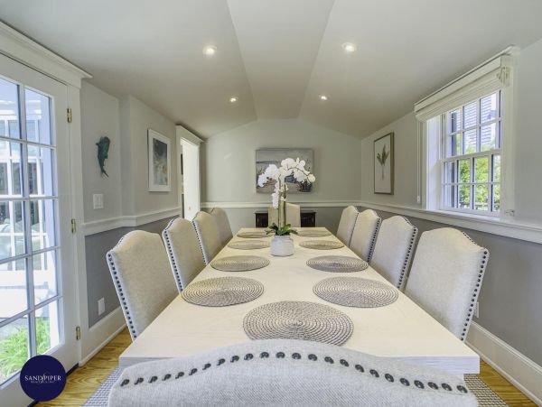 Cape Cod Home 995287