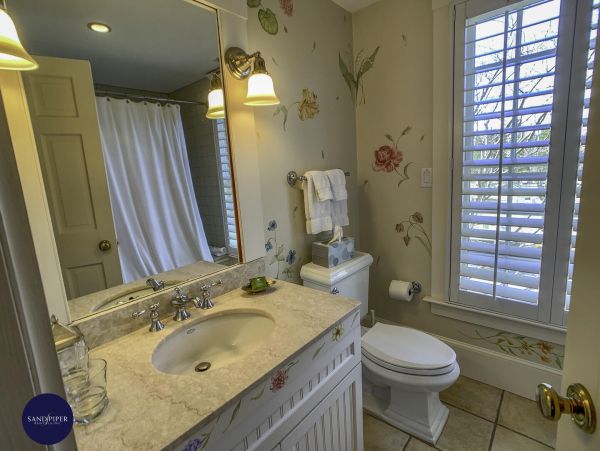 Cape Cod Home 995287