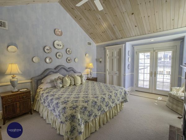 Cape Cod Home 995287