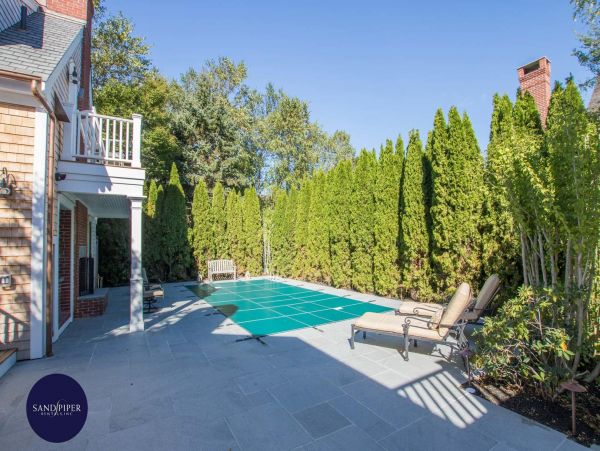 Cape Cod Home 995287
