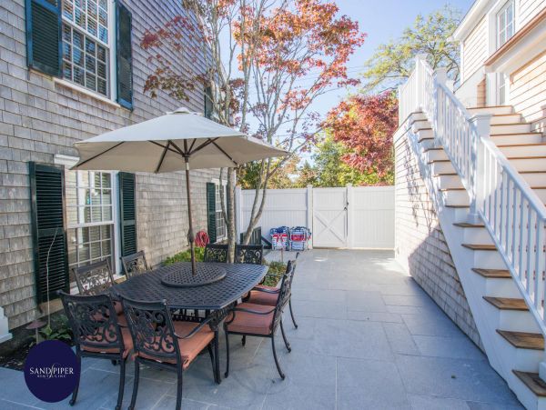 Cape Cod Home 995287