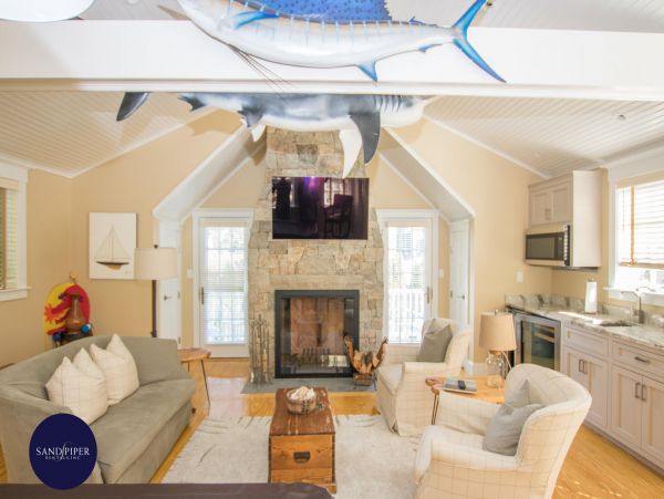 Cape Cod Home 995287