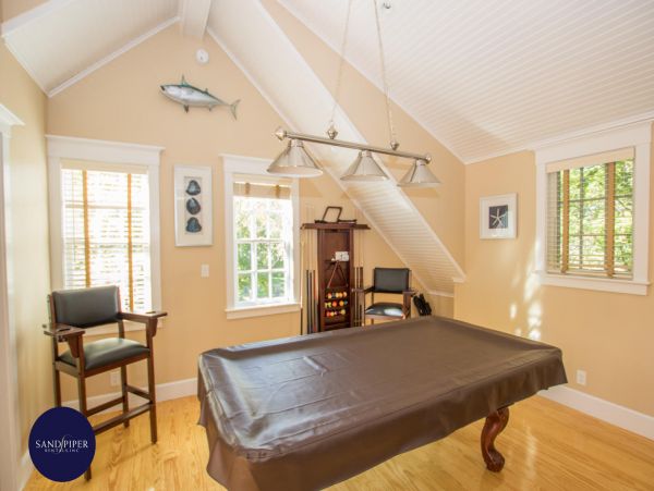 Cape Cod Home 995287