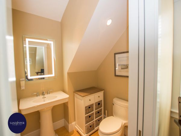 Cape Cod Home 995287