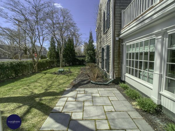 Cape Cod Home 995287