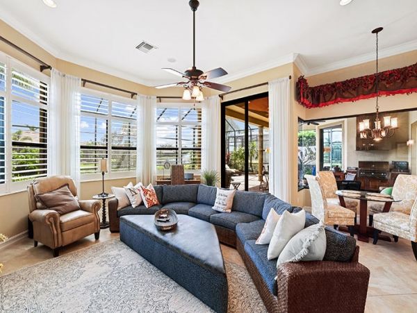 Amazing Spacious Vacation Home With Private Pool In Naples