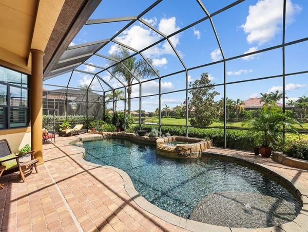 Amazing Spacious Vacation Home With Private Pool In Naples