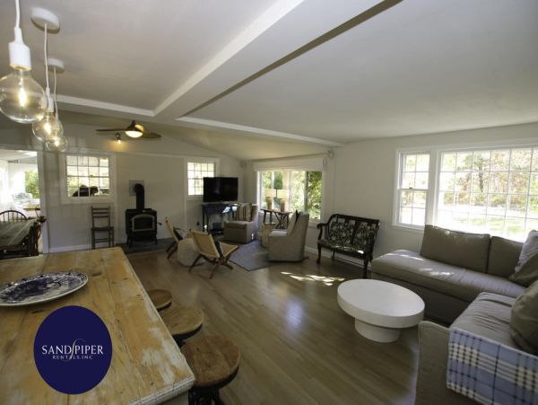 Cape Cod Home 995290