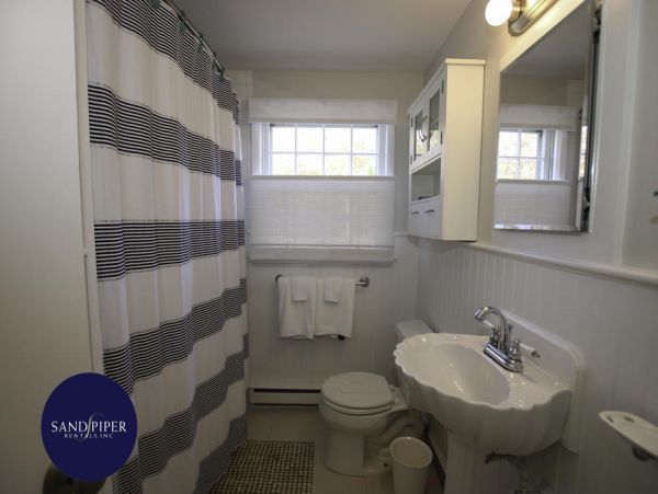 Cape Cod Home 995290