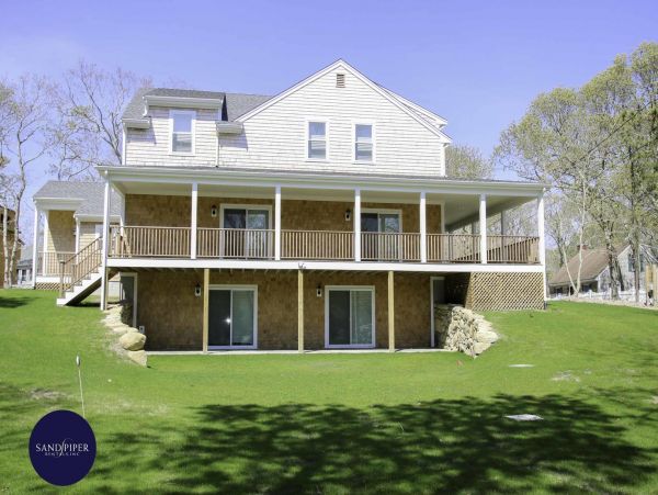 Cape Cod Home 995291
