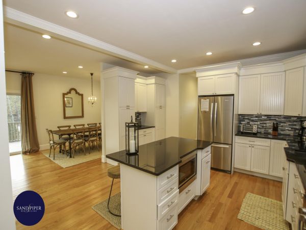 Cape Cod Home 995291
