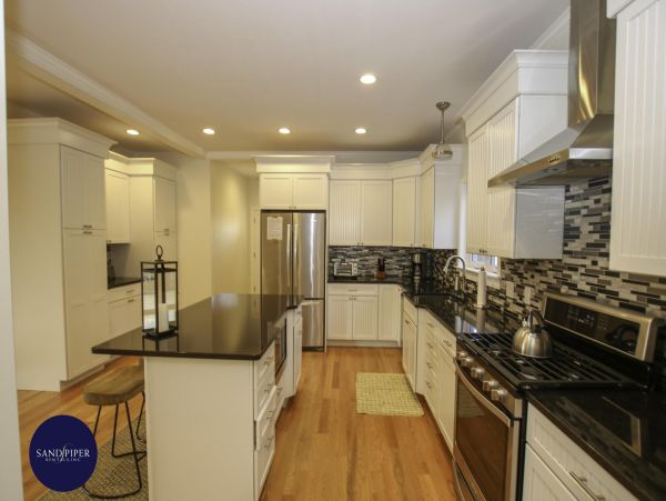 Cape Cod Home 995291