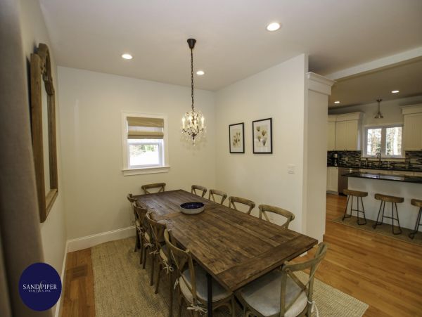 Cape Cod Home 995291