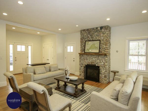 Cape Cod Home 995291