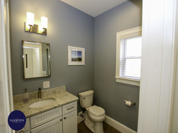 Cape Cod Home 995291