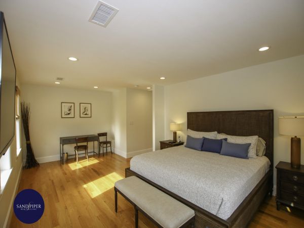 Cape Cod Home 995291