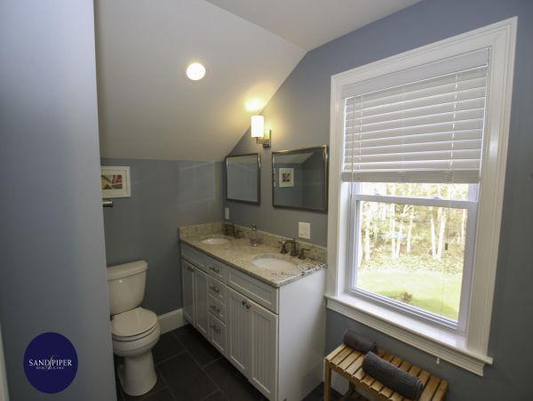 Cape Cod Home 995291