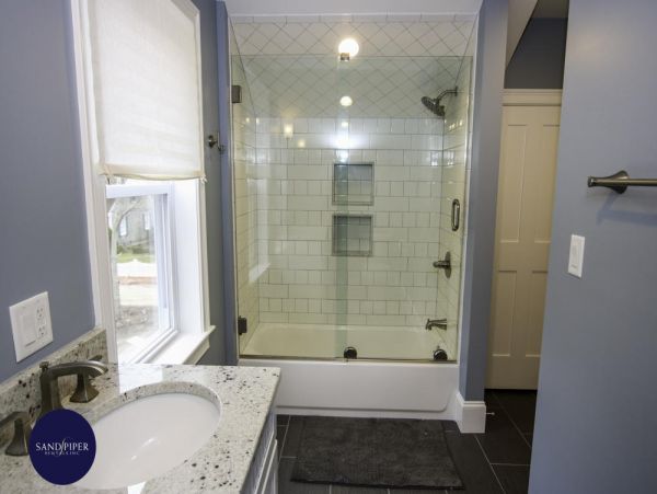 Cape Cod Home 995291