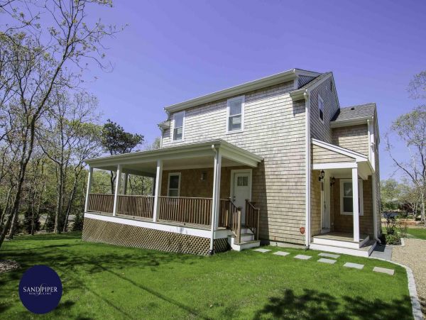 Cape Cod Home 995291