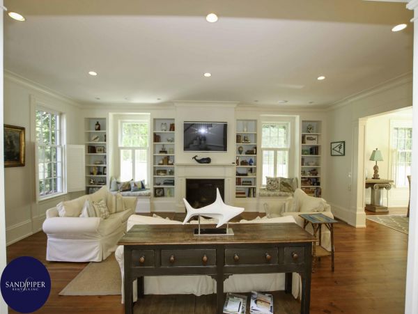 Cape Cod Home 995292