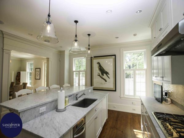 Cape Cod Home 995292
