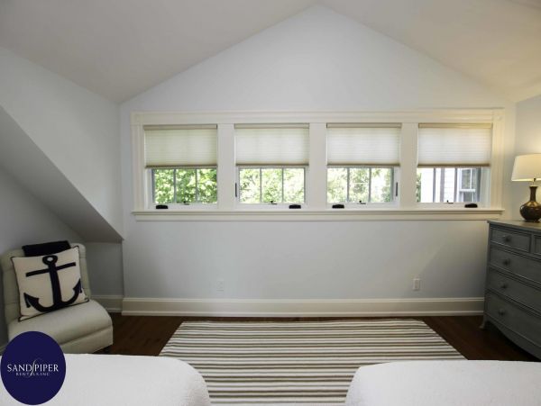 Cape Cod Home 995292
