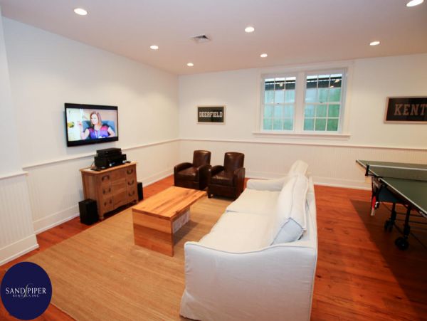 Cape Cod Home 995292