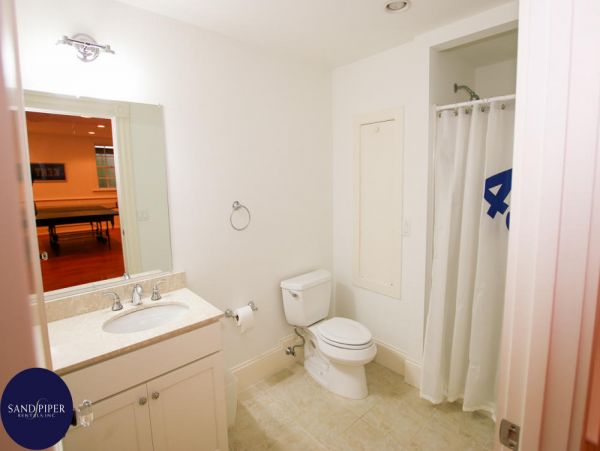 Cape Cod Home 995292