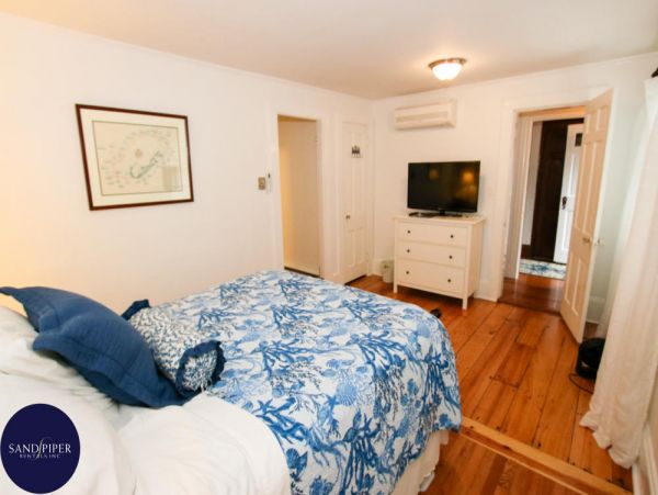 Cape Cod Home 995293